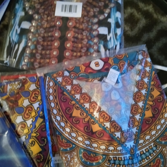 Dresses - Picture 2 of 5